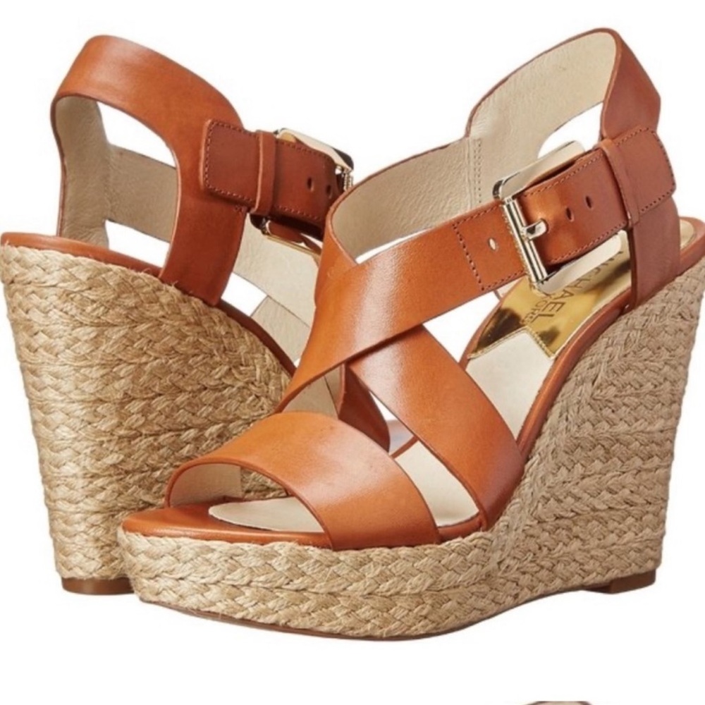 Michael Kors Giovanna Wedge, Leather, Luggage Size 10, worn twice, like new